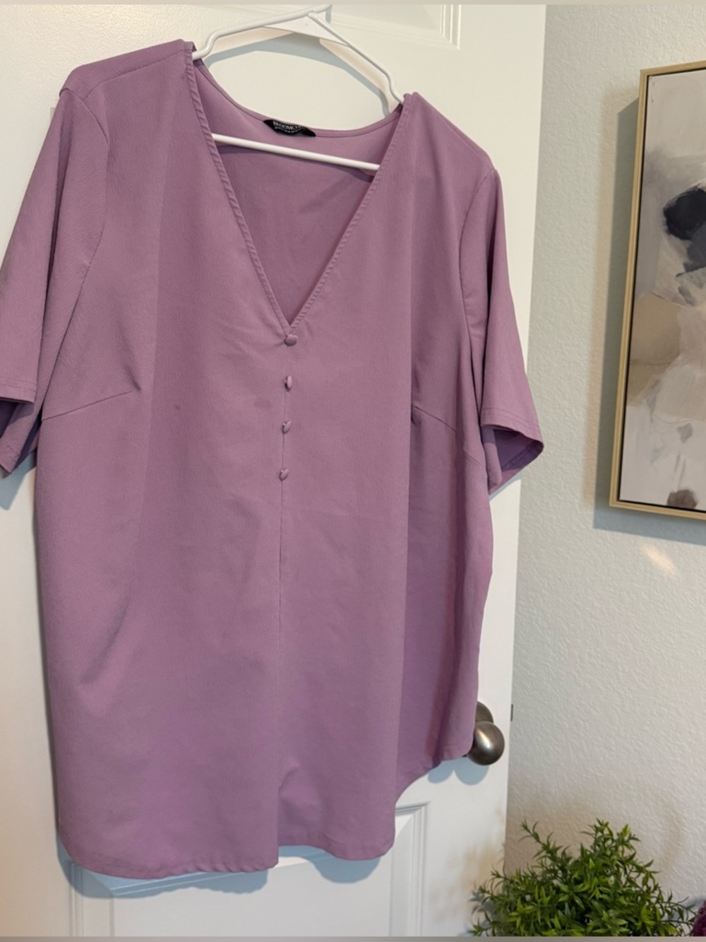 BloomChic Lavender V-Neck Short Sleeve Button Front Tee Size 22-24